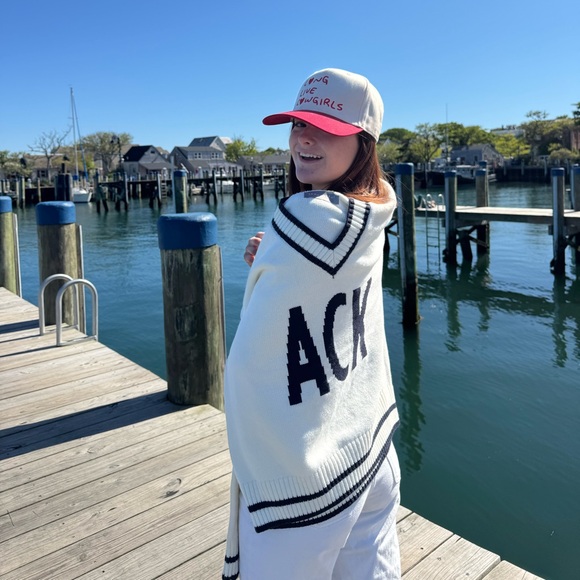 Meet your Posher, Kait - Picture 2 of 4